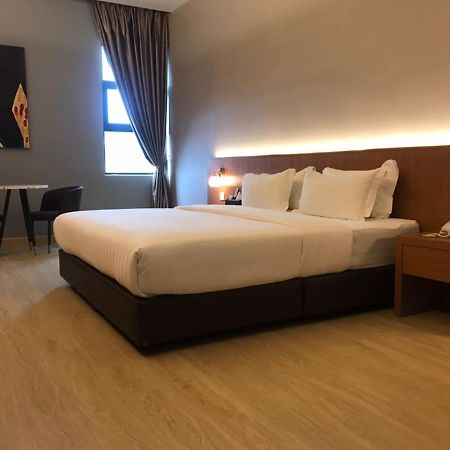 Kluang Riverview Hotel ภายนอก รูปภาพ
