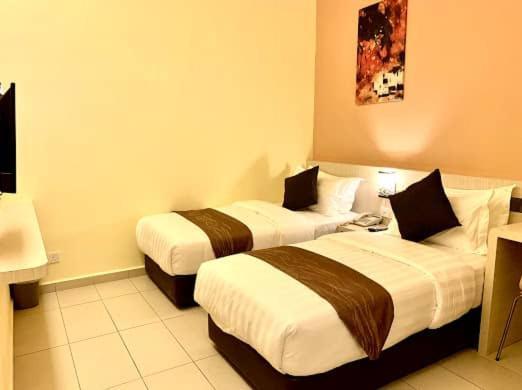 Kluang Riverview Hotel ภายนอก รูปภาพ