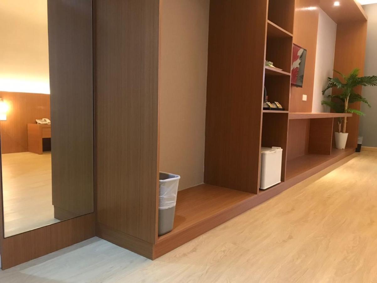 Kluang Riverview Hotel ภายนอก รูปภาพ
